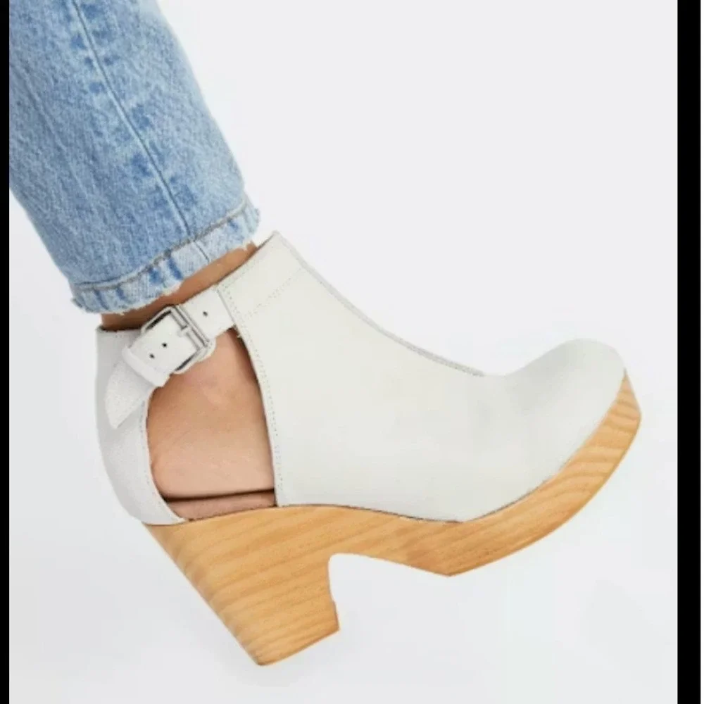 Free People Amber Orchard Clogs Boots‎ White Leather Wood Platform Heel Size 40